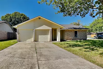 1618 Live Oak Hollow Street, Pearland, TX 77581 - Photo 1