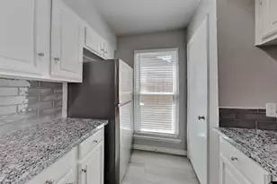 1618 Live Oak Hollow St, Pearland, TX 77581 - Photo 3