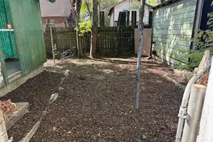 911 7th St, Orange, TX 77630 - Photo 9