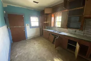 911 7th St, Orange, TX 77630 - Photo 5