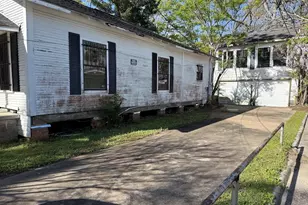 911 7th St, Orange, TX 77630 - Photo 7