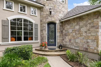 107 E Mirror Ridge Circle, The Woodlands, TX 77382 - Photo 3
