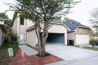 10904 Panther Court, Houston, TX 77099 - Photo 3