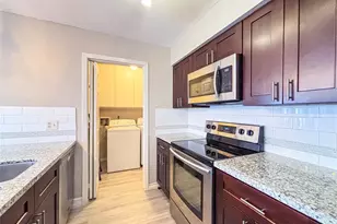 8020 Braesmain Dr, Houston, TX 77025 - Photo 9