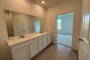 516 Robin St, Angleton, TX 77515 - Photo 7