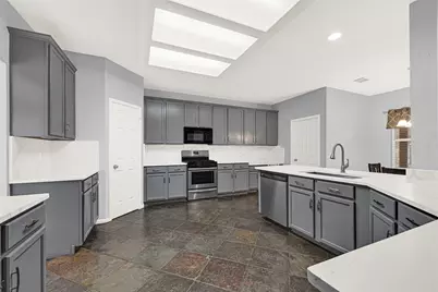 12902 Chalfield Circle, Houston, TX 77044 - Photo 13