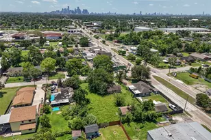 809 Dorchester, Houston, TX 77022 - Photo 9