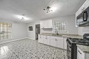 8834 Brackley Ln, Houston, TX 77088 - Photo 7
