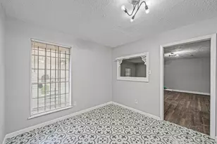 8834 Brackley Ln, Houston, TX 77088 - Photo 9