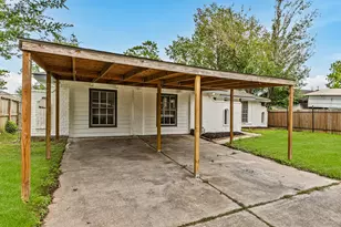 8834 Brackley Ln, Houston, TX 77088 - Photo 3