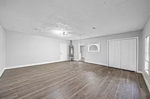 8834 Brackley Ln, Houston, TX 77088 - Photo 11