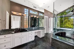 16 Pine Briar Cir, Houston, TX 77056 - Photo 27