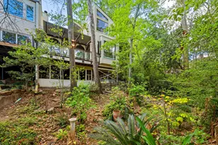 16 Pine Briar Cir, Houston, TX 77056 - Photo 1