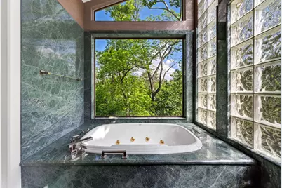 16 Pine Briar Circle, Houston, TX 77056 - Photo 25