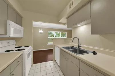 1815 Commonwealth Street #D, Houston, TX 77006 - Photo 5