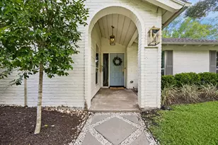 10047 Inwood Dr, Houston, TX 77042 - Photo 3