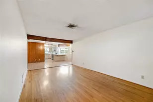 8110 Bob White Dr, Houston, TX 77074 - Photo 3