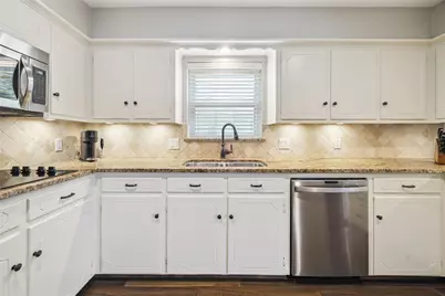 10714 Piping Rock Lane, Houston, TX 77042 - Photo 19