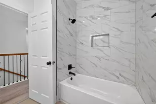 5027 Willow Glen Dr, Houston, TX 77033 - Photo 13