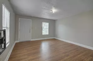 4605 Galesburg St, Houston, TX 77051 - Photo 7
