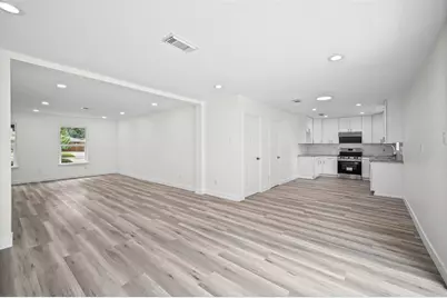 9506 Winsome Lane, Houston, TX 77063 - Photo 11