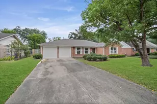 9506 Winsome Ln, Houston, TX 77063 - Photo 3