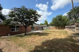 9506 Winsome Ln, Houston, TX 77063 - Photo 5