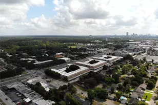 9506 Winsome Ln, Houston, TX 77063 - Photo 27