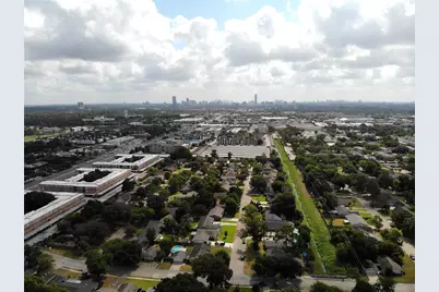 9506 Winsome Lane, Houston, TX 77063 - Photo 9