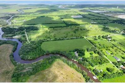 1734 Haynes Road, Anahuac, TX 77514 - Photo 7