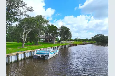1734 Haynes Road, Anahuac, TX 77514 - Photo 21