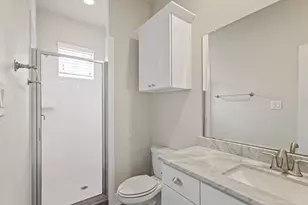 906 W 17th St, Houston, TX 77008 - Photo 9