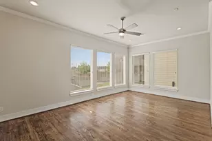 906 W 17th St, Houston, TX 77008 - Photo 13