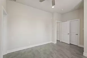 906 W 17th St, Houston, TX 77008 - Photo 11