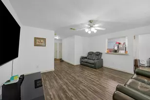 12023 Belle Ct, Pinehurst, TX 77362 - Photo 5