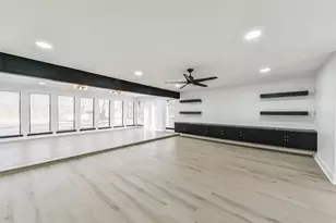 6918 Bent Branch Dr, Houston, TX 77088 - Photo 19