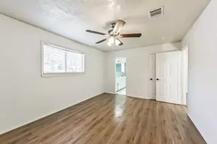 6918 Bent Branch Dr, Houston, TX 77088 - Photo 43