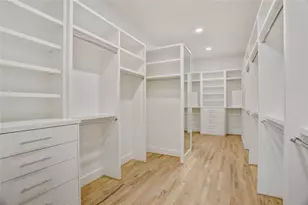1311 Castle Ct, Houston, TX 77006 - Photo 23