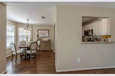 28 Fallenstone Drive, The Woodlands, TX 77381 - Photo 5