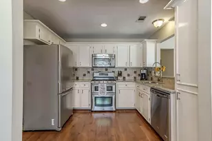28 Fallenstone Dr, The Woodlands, TX 77381 - Photo 7