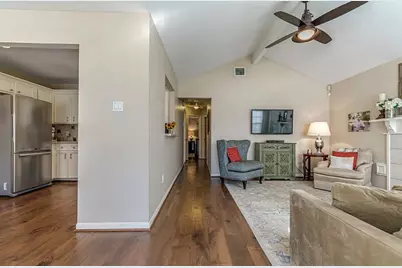28 Fallenstone Drive, The Woodlands, TX 77381 - Photo 11