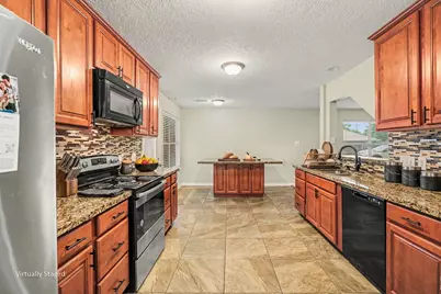 2875 Pebble Canyon Lane, Dickinson, TX 77539 - Photo 7
