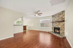 2875 Pebble Canyon Ln, Dickinson, TX 77539 - Photo 5