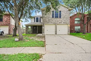 2875 Pebble Canyon Ln, Dickinson, TX 77539 - Photo 1