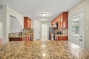 2875 Pebble Canyon Ln, Dickinson, TX 77539 - Photo 5