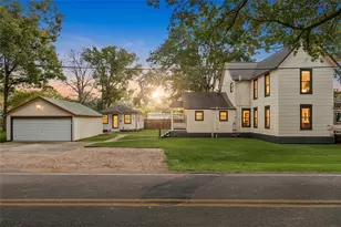 816 W Adoue St, Alvin, TX 77511 - Photo 25