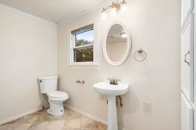 816 W Adoue Street, Alvin, TX 77511 - Photo 19