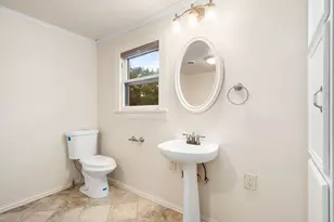 816 W Adoue St, Alvin, TX 77511 - Photo 19