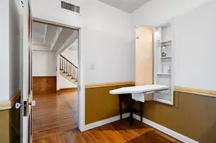 816 W Adoue St, Alvin, TX 77511 - Photo 9