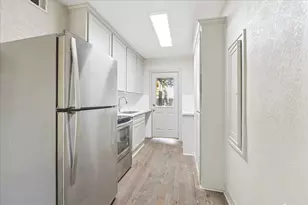 1632 Hawthorne, Houston, TX 77006 - Photo 3